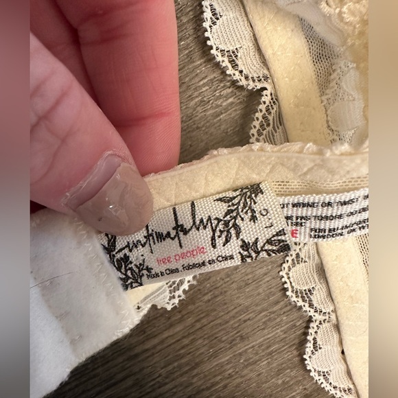 INTIMATELY FREE BY FREE PEOPLE CREAM LACE HALTER BRALETTE - Size Large SKU:20 - Picture 5 of 5